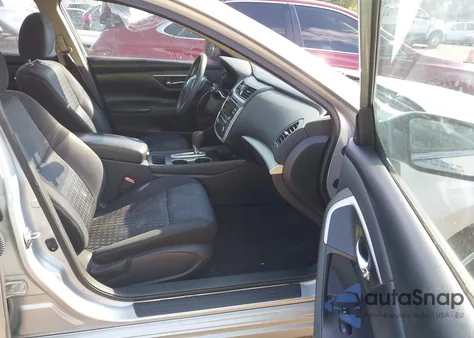 2017 Nissan Altima 2.5 S z USA, uszkodzony, nr VIN 1N4AL3AP7HC193983